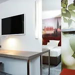 Hotell Atrium Im Park 4*