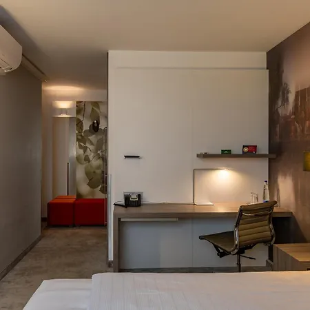 Hotell Atrium Im Park 4*
