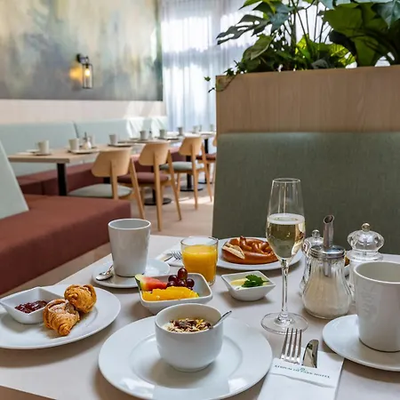 Atrium Im Park Hotell 4*
