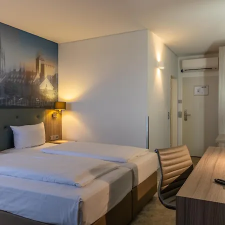 Hotell Atrium Im Park 4*