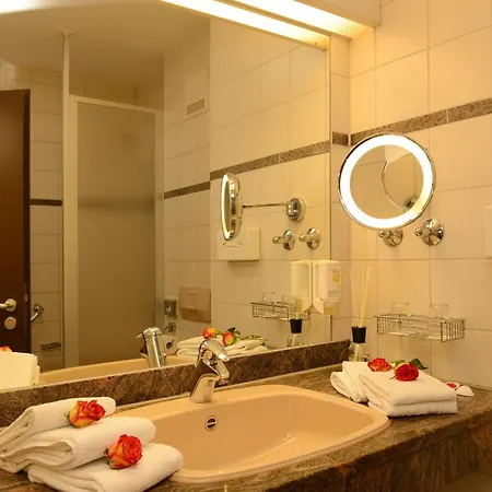Hotell Atrium Im Park